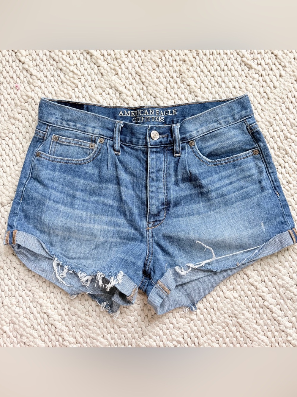 American Eagle Outfitters Denim Distressed Vintage Hi-Rise Festival Shorts 6 EUC